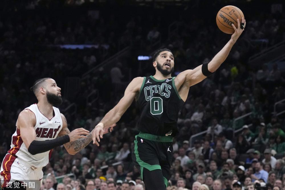 中的发球和 中的发球和