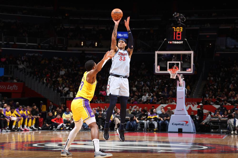 胜利的背后 胜利的背后